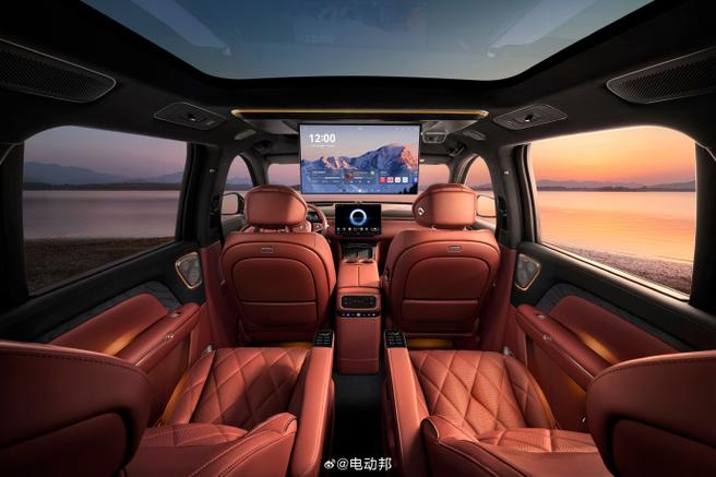 岚图卢放辟谣“网传岚图泰山X8内饰图”：假的