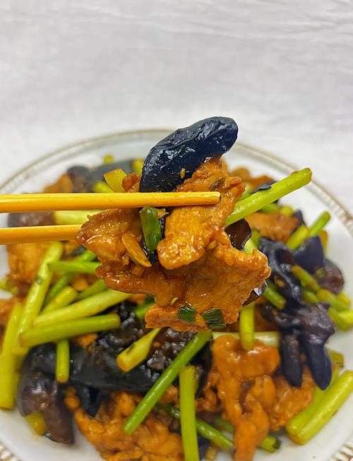 过油肉的做法(家庭过油肉的做法)