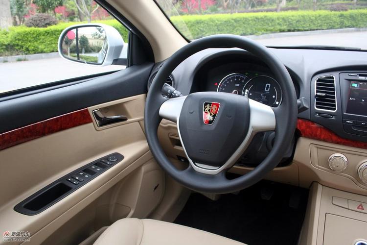 荣威350汽车(荣威350汽车内饰)