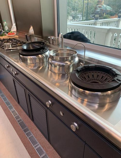 不锈钢灶（不锈钢灶台图片大全）