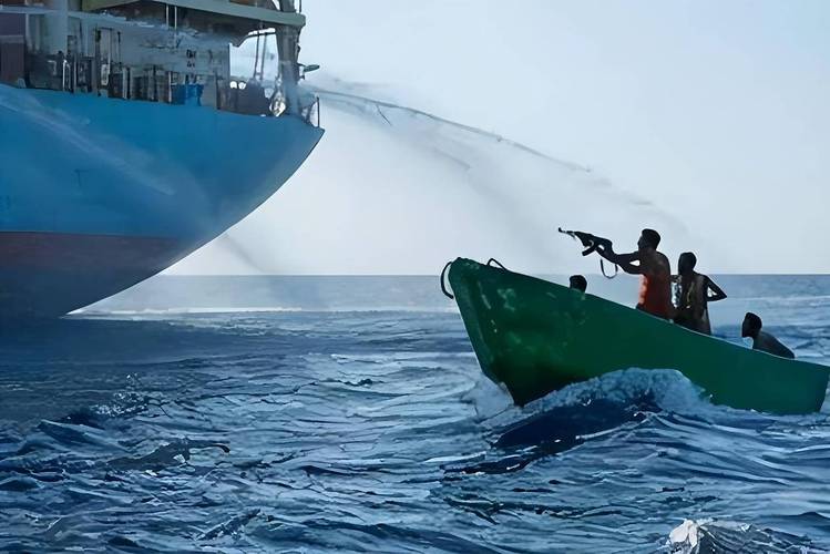 伊朗正对霍尔木兹海峡采取“重大行动	”，波斯湾内还有近2900艘船舶