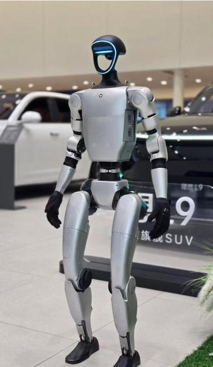 中国“人形机器人第一股	”，买下绍兴一上市公司控股权
