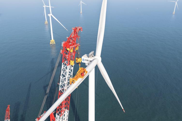 道达尔计划将把海上风电资金用于开采美国石油和天然气