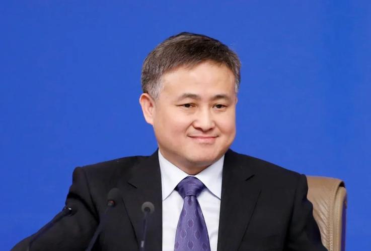 央行行长潘功胜会见国际货币基金组织第一副总裁丹·卡茨