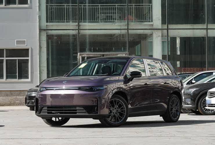 suv汽车大全图片（零跑c10落地价2025款）