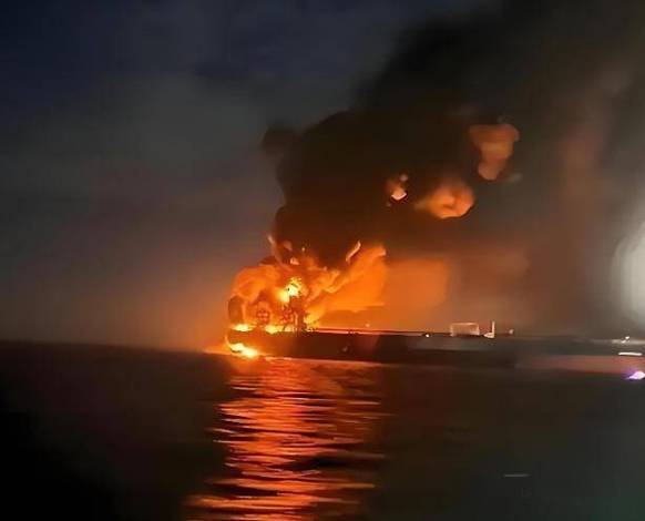 土耳其一载有14万吨原油的油轮在黑海遭无人机袭击