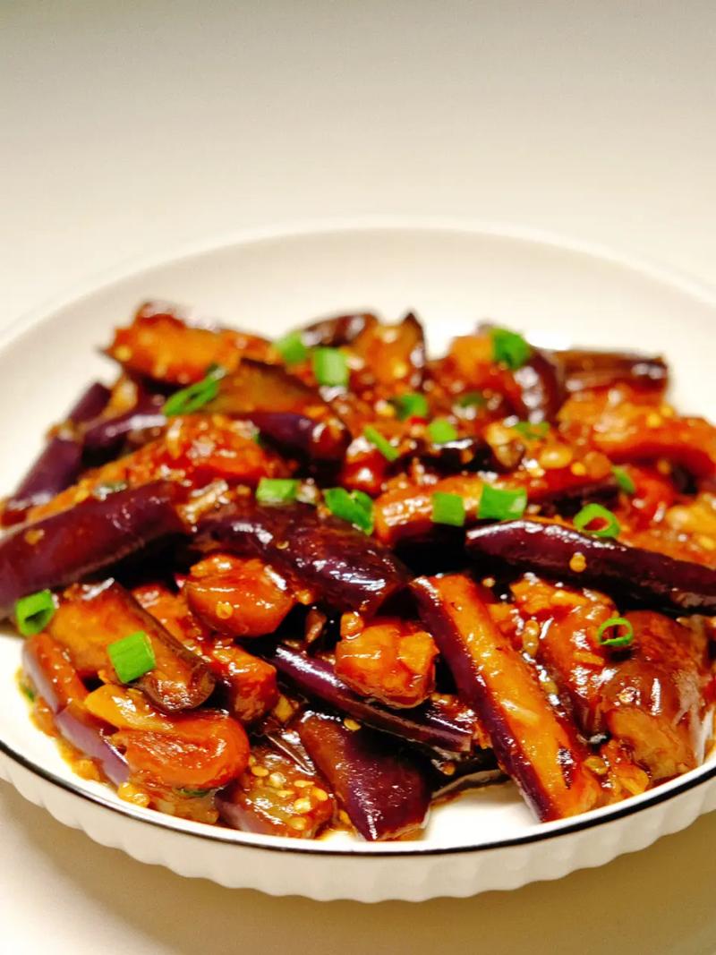 茄子的做法大全（茄子的做法大全家常蒜蓉茄子）