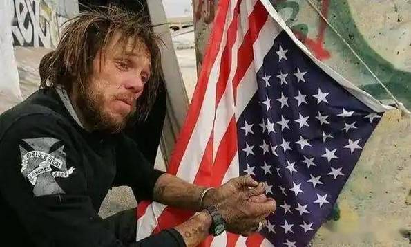 特朗普的“礼物”：他再次愚弄了世界